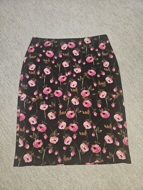WHBM Black Floral Pencil Skirt in Pink Bloom